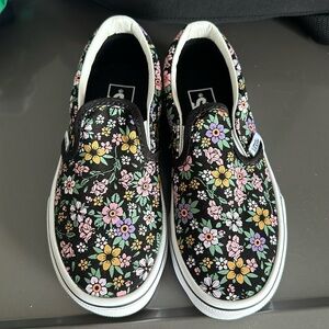Girls size 13 floral vans brand new never worn